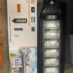 Соларна LED лампа със сензор за движение 360W Мощност: 360W Различни режими на работа Сензор за движение Дистанционно управление Комплектът съдържа транспортна опаковка.