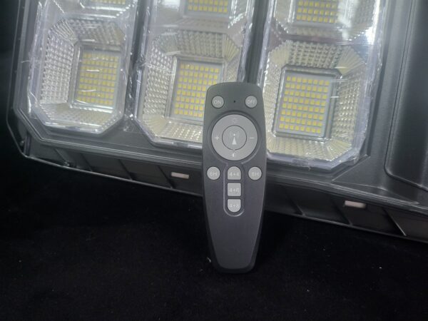 Соларна лампа 900W, IP67 - Image 4